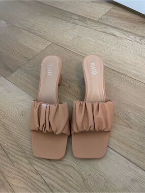 Women's Nude Ruched Slide Heeled Sandals